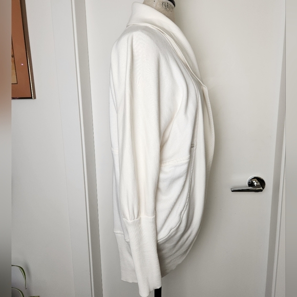 Aritzia White Diderot Cardigan - Picture 3 of 11